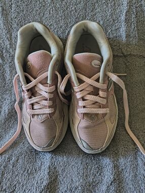 New Balance 2002R Pink Sand Girl Sneakers US Sz4 GC2002SK Preschool Playground